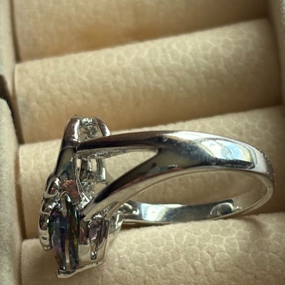 Silver Heart Ring with Purple Gemstone - Picture 3 of 4